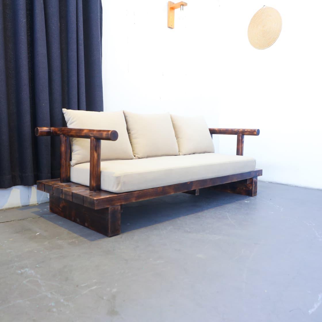 Melamchi Three Seater